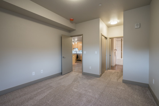 Building Photo - 210 Pueblo Ave