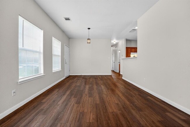 Building Photo - 2831 Southampton Way