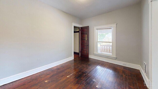 Building Photo - 3865 W 16th St