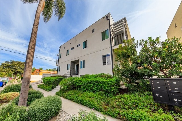 Building Photo - 5016 Pickford St