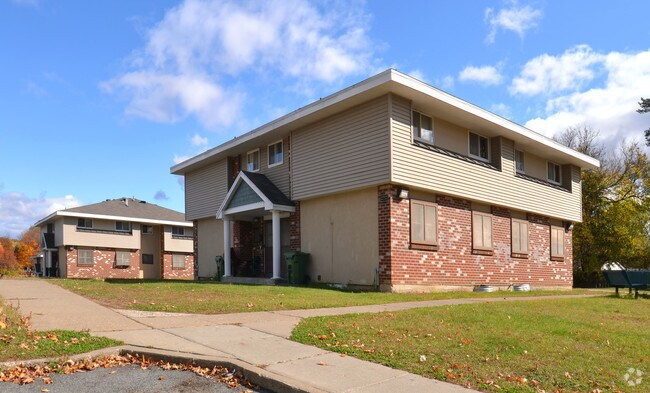 Primary Photo - MacGathan Townhouses