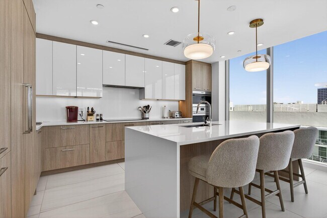 Building Photo - 151 N Seabreeze Blvd