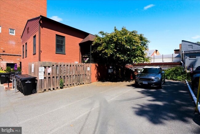 Building Photo - 116 N Indian Alley