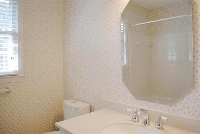 Building Photo - 1407 Independence Way