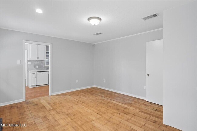 Building Photo - 23 Fox Glen Cir