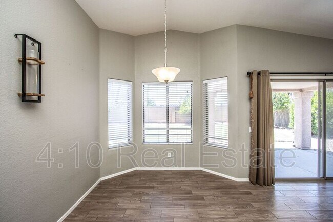 Building Photo - 4650 S Greythorne Way