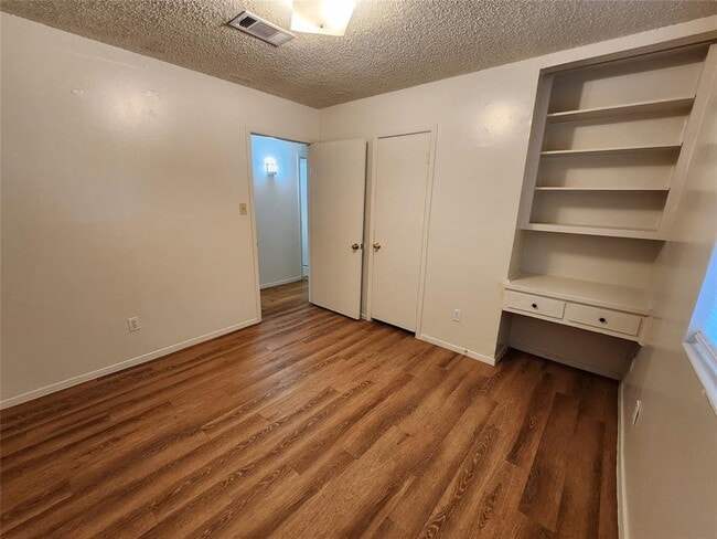 Building Photo - 6909 Cooper Ln