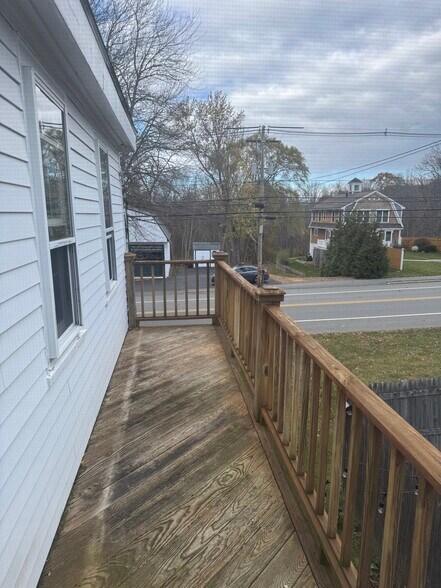 Building Photo - 329 Main St