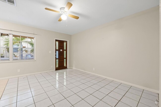Building Photo - 4649 Bougainvilla Dr