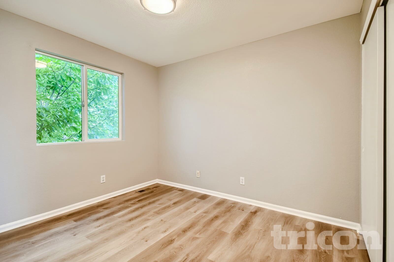 Building Photo - 2175 E 97th Dr