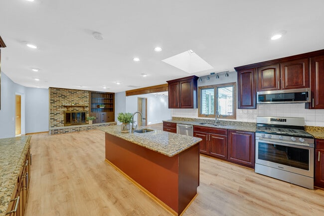 Building Photo - 2226 Shannondale Dr