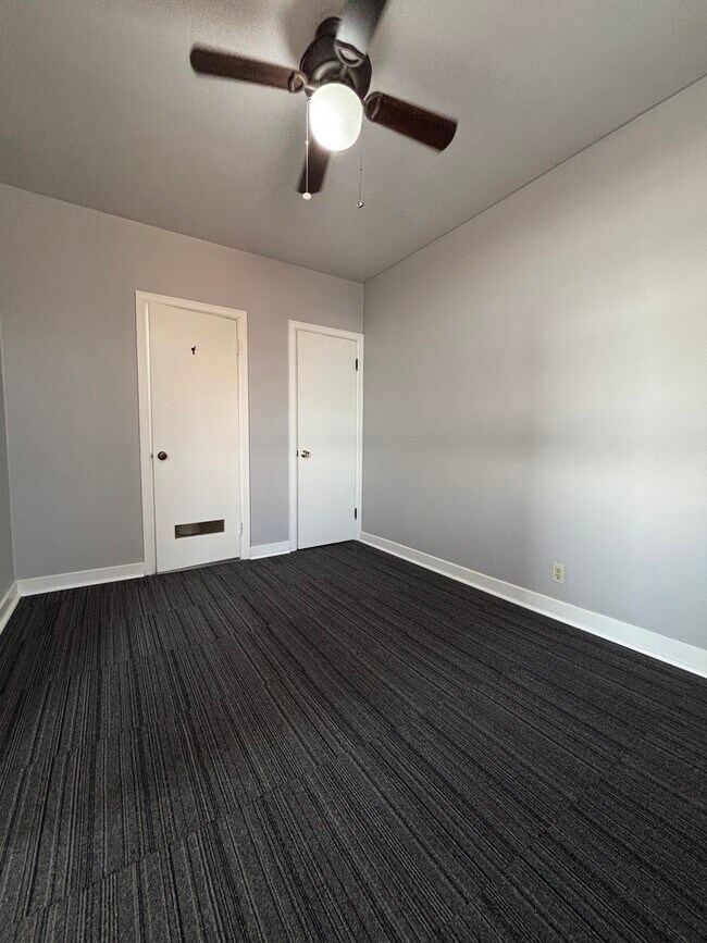 Building Photo - 7416 Harwood Ave