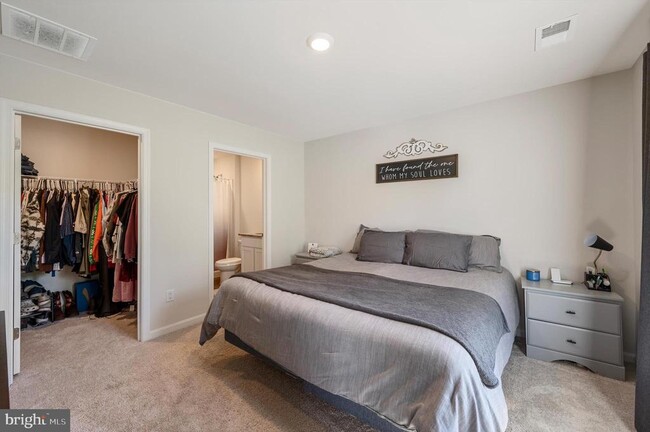 Building Photo - 171 Centergate Dr