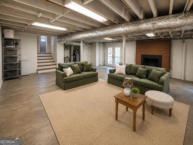 Building Photo - 2653 Club Valley Dr NE