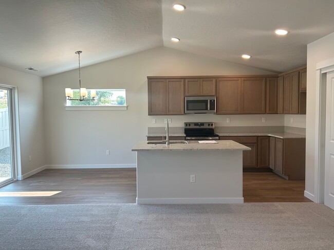 Building Photo - Brand New Home 3 Bedroom Home In Star!