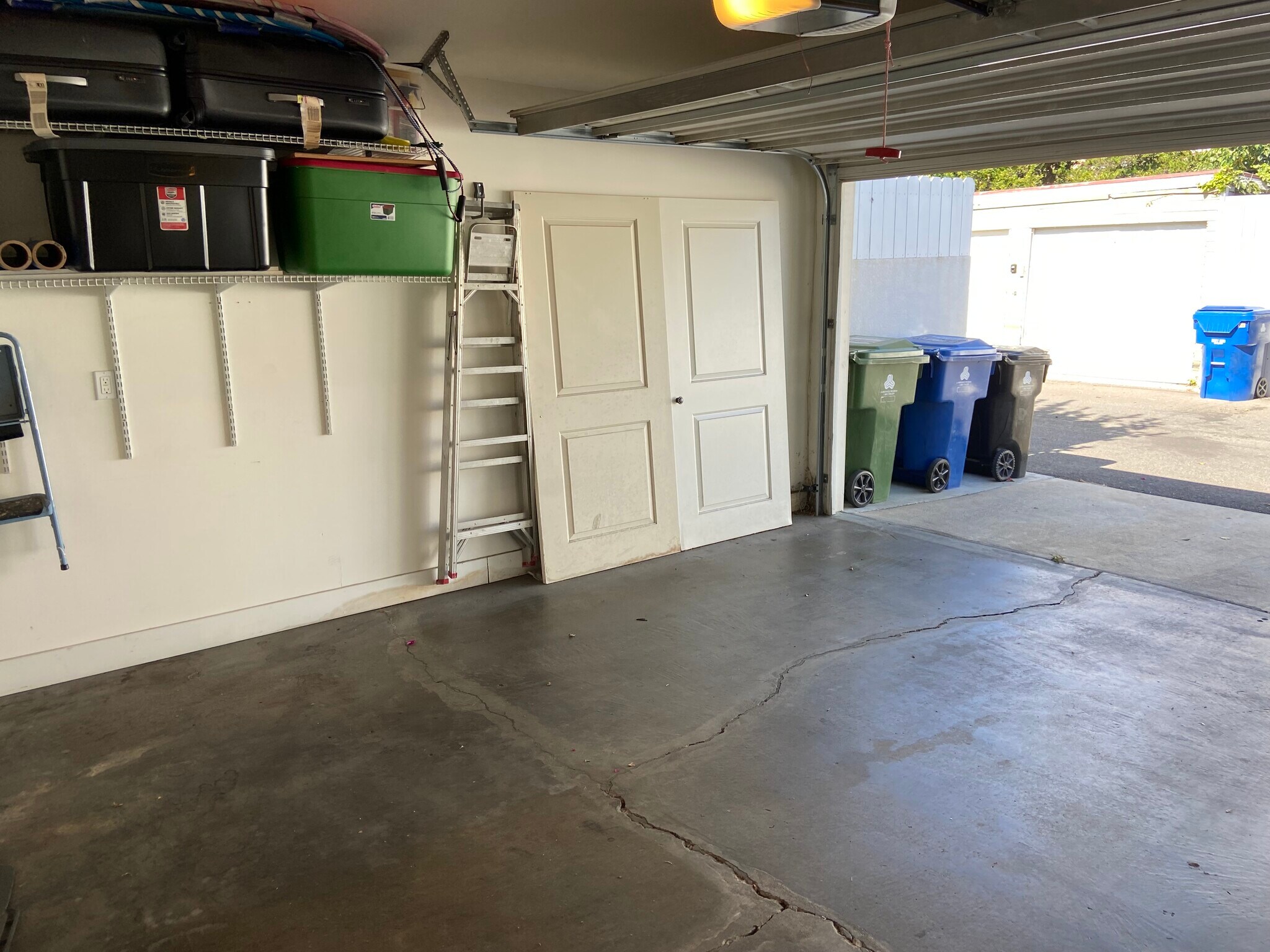 Building Photo - 4470 Stansbury Ave