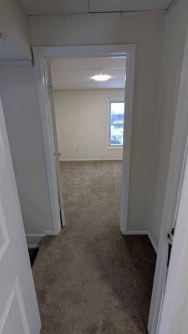 Building Photo - Welcome to this charming 3-bedroom, 1-bathroom home in Akron - Section 8 Welcome