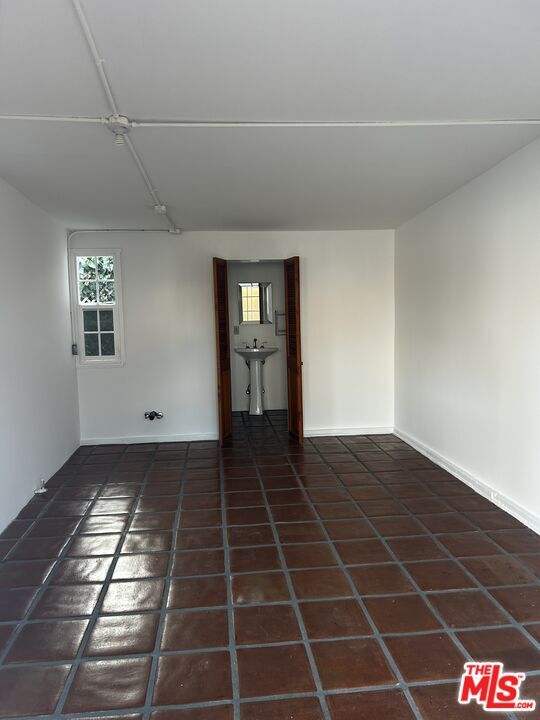Building Photo - 2031 Glendon Ave