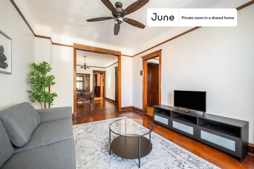 Building Photo - Room in Shared 3 bed/1 bath home