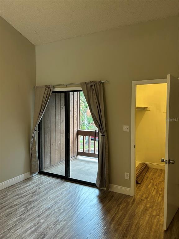 Building Photo - 958 E Michigan St