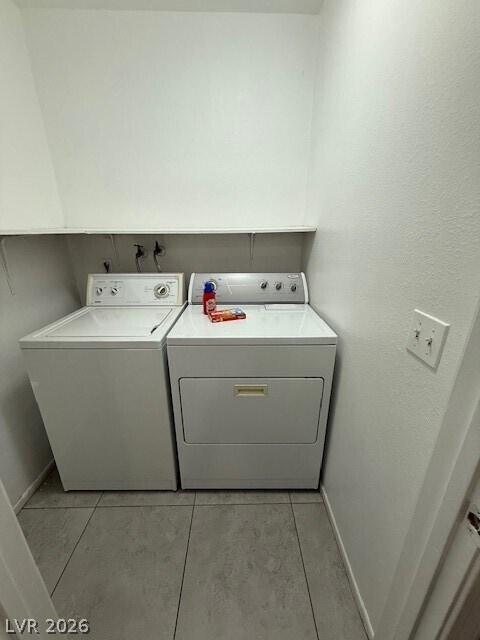 Building Photo - 5576 W Rochelle Ave.