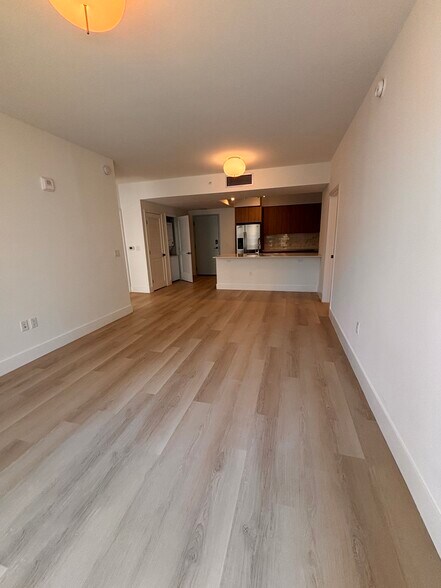 Building Photo - 1541 Van Buren St