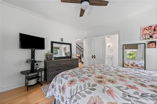 Building Photo - 346 Redland Rd NW