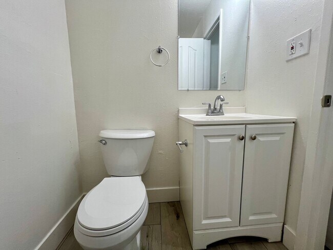 Building Photo - 33441-33443 4th St, Union City, CA 94587