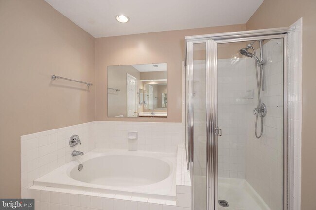 Building Photo - 7511 Ashby Ln