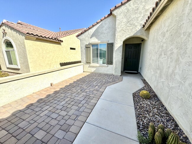 Building Photo - 5576 W Heritage Way