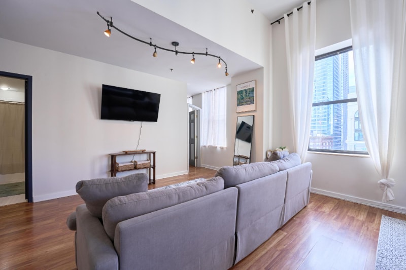 Building Photo - 5 N Wabash Ave