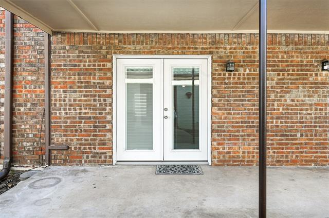Building Photo - 4022 Ridglea Country Club Dr