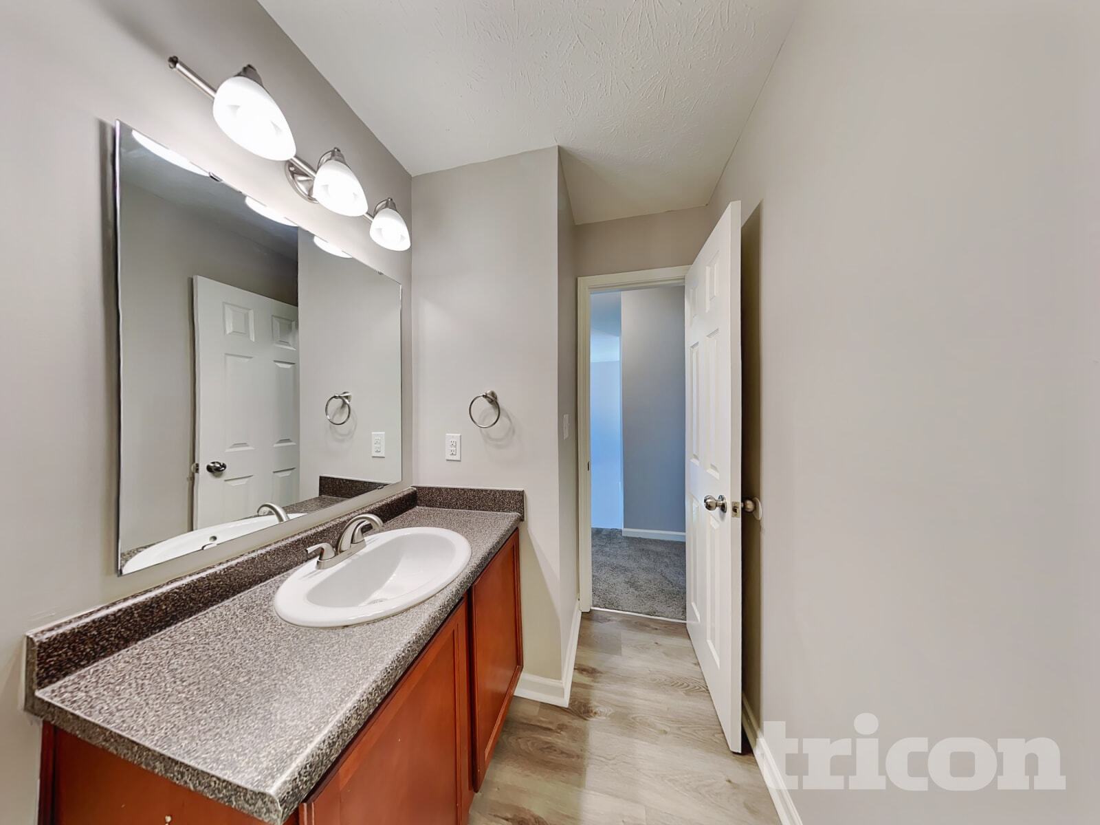 Building Photo - 561 Grassy Bend Dr