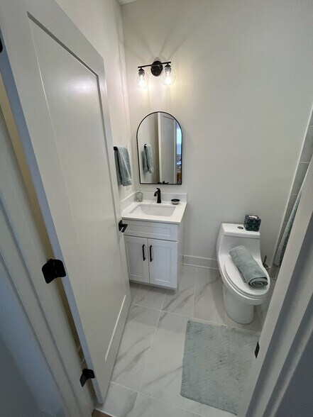 Building Photo - 1114 English Ave