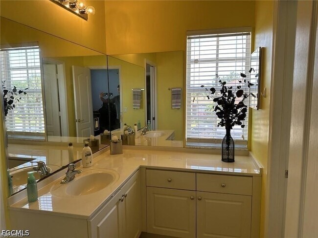 Building Photo - 9120 Red Canyon Dr