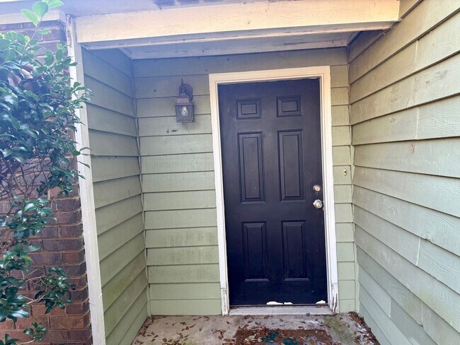 Building Photo - Eastside Home in Quiet Neighborhood