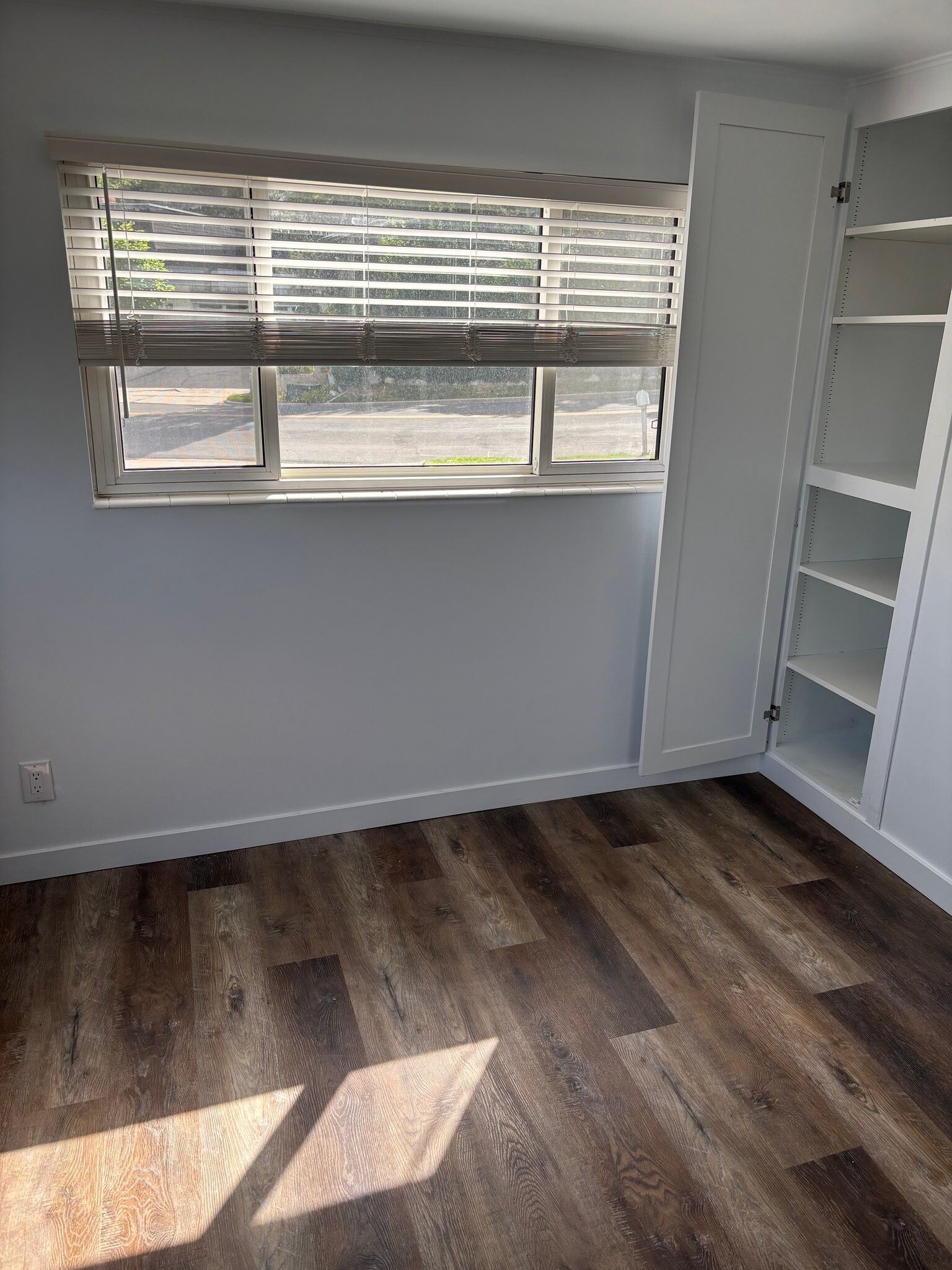 Building Photo - 1285 N 900 E