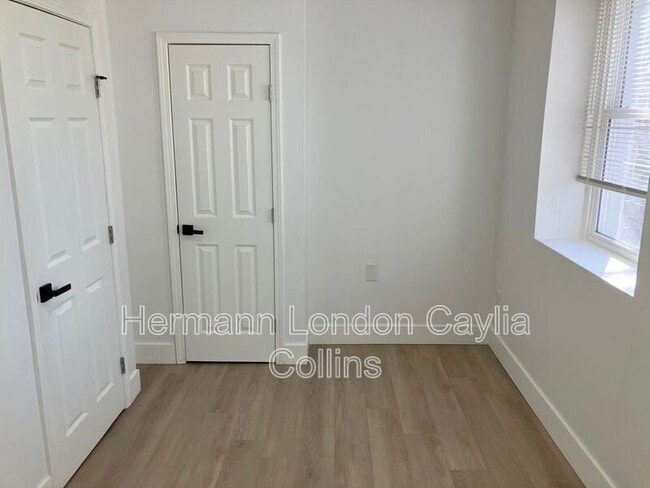 Building Photo - 5832-5834 Etzel Avenue