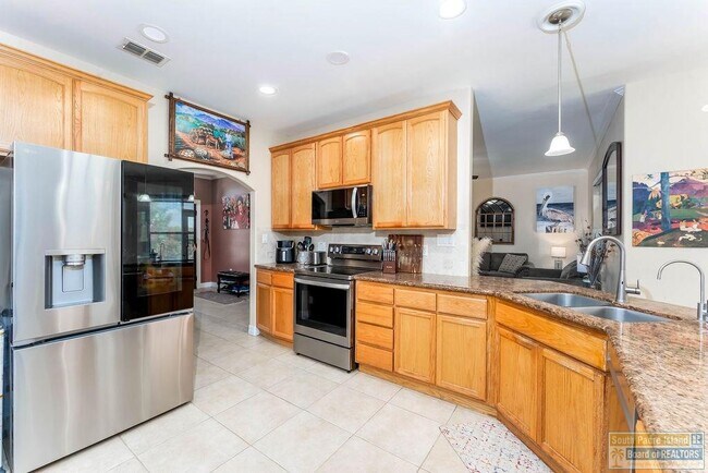 Building Photo - 28 Cypress Point Dr
