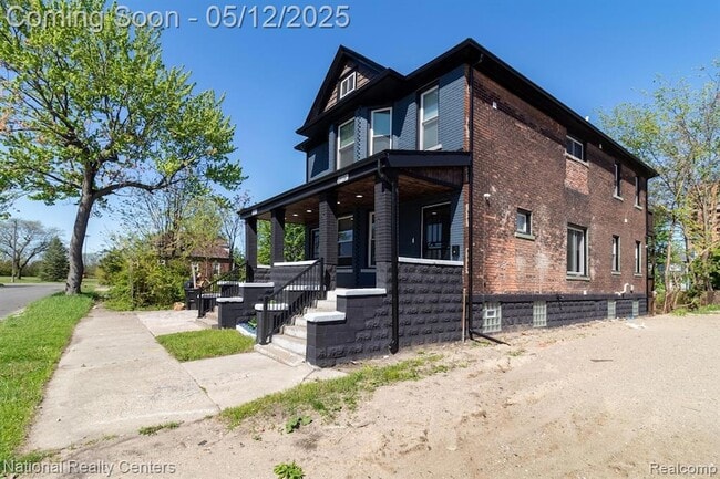 Building Photo - 2706 Wreford St