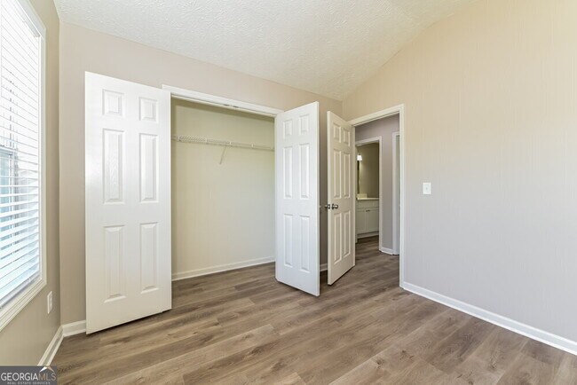 Building Photo - 1825 Courtyard Ln