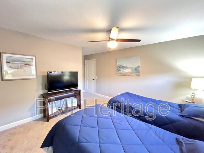 Building Photo - 26 Melinda Ln