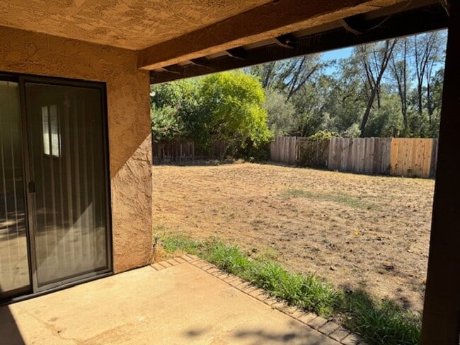 Building Photo - Arroyo Manor 3 Bedroom- with bonus room and 2 car garage!