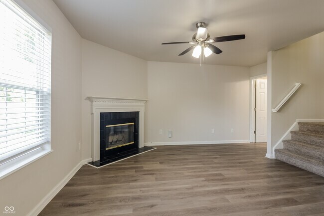 Building Photo - 6412 Pemboke Ct
