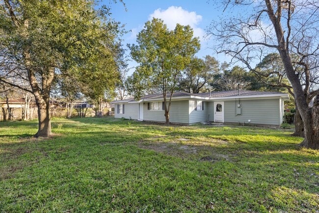 Building Photo - 2310 Pecos St