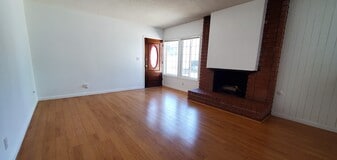 Building Photo - 3822 Ocean Dr