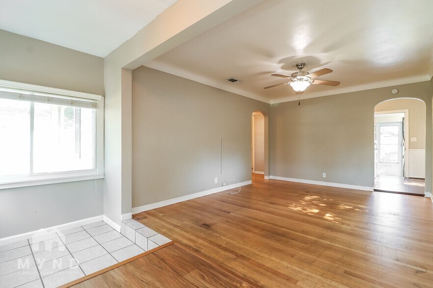 Building Photo - 3301 Yale St N