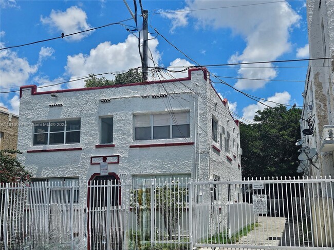 Building Photo - 977 SW 5th St