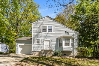 Building Photo - 5897 Brookside Dr SE