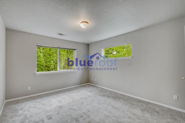 Building Photo - 520 SW 150th Ave